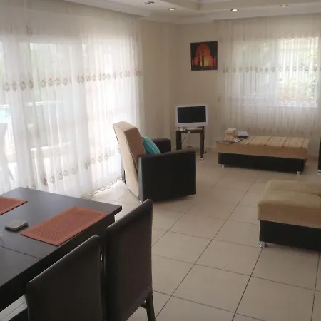 アパート Mirage G 1 - Beautiful 2 Bedroomed Ground Floor Of Approx 1000 Sq Ft *